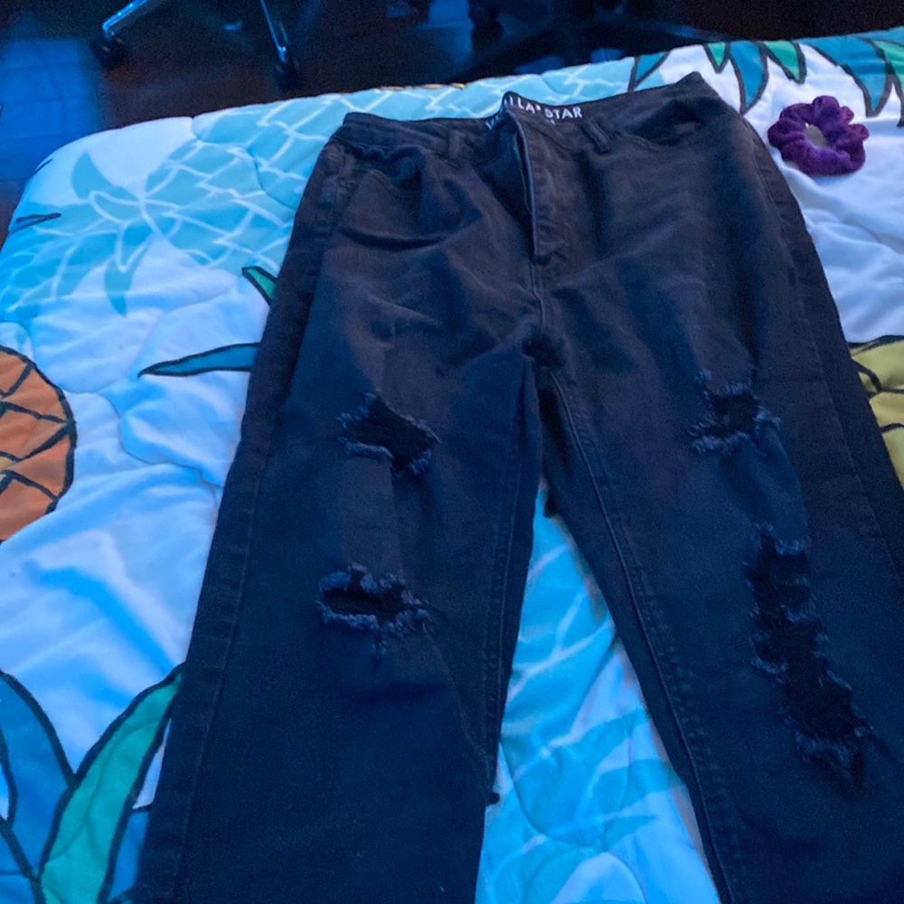 Black Mom Jeans ripped